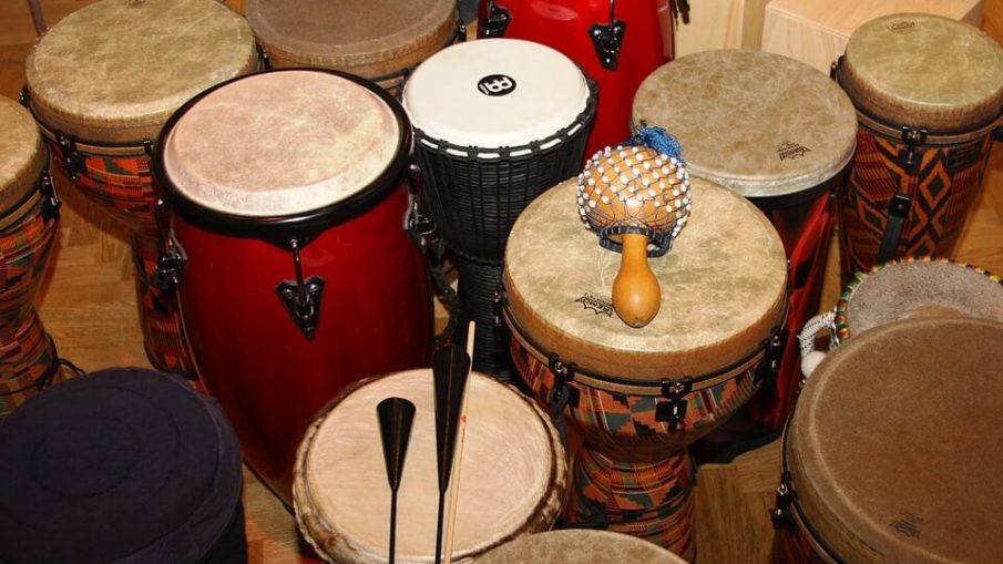 afrykańskie instrumenty muzyczne djembe